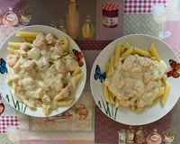 Penne ao molho de gorgonzola com camarão