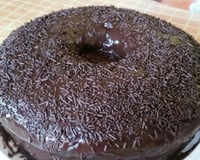 Receita fácil de bolo molhado de chocolate