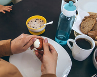 É uma fonte de cálcio melhor que o leite, mas mesmo assim não comemos e descartamos