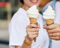 Por que o sorvete de baunilha é branco se a baunilha é marrom?