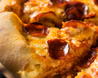 A solução para a pizza do final de semana é essa massa caseira de 3 ingredientes vapt-vupt