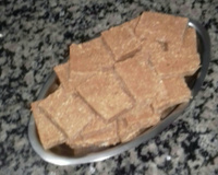 Paçoca de amendoim e bolacha de maizena