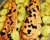 Salmão com alcaparras