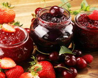 8 sobremesas com frutas vermelhas fáceis e deliciosas que entregam sabor e beleza na mesma medida