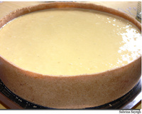 Torta de maracujá com chocolate meio amargo e branco