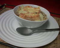 Sopa de cebola gratinada