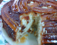 Bolo de banana caramelada
