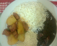 Ensopadinho de calabresa com batata na panela de pressão