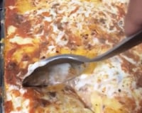 Lasanha à bolonhesa com molho branco