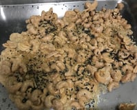 Castanha de caju caramelada