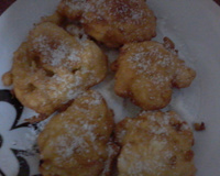 Bolinho de chuva com bananas