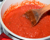 Molho de tomate sensacional SEM CONSERVANTES e nutritivo: receita usa panela de pressão e liquidificador