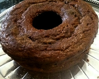 Bolo de banana com uvas passas