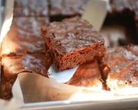 Aprendi a fazer um brownie saudável com minha nutricionista que não leva açúcar, nem farinha branca e fica uma delícia
