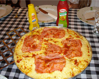 Pizza simples by Neneli