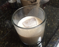 Bebida tipo Amarula com vodka