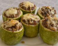 Abobrinha recheada sem forno: o segredo para um prato suculento que fica pronto em menos de 20 minutos