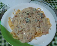 Macarrão ao molho de camarão com queijo