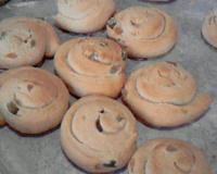 Pãezinhos de maçã com uvas passas