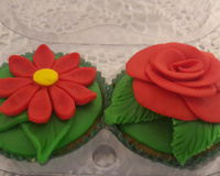 Cupcakes decorados com pasta americana de leite em pó