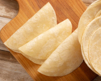 Nunca mais compre pronto: aprenda a fazer tortilla caseira com apenas 5 ingredientes e prepare tacos, wraps e panquecas deliciosas