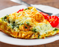 Aprendi a gostar de espinafre com essa receita de omelete: poucos ingredientes, fácil e muito rápida de fazer!