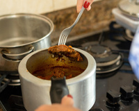 Essa é a carne ideal para fazer assada na panela de pressão: fica suculenta, macia e cheia de sabor