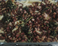 Batata frita com queijo cremoso e calabresa