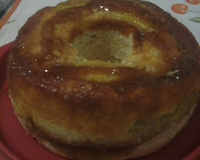 Bolo de banana caramelizada