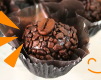 Brigadeiro de café com 3 ingredientes sem açúcar é perfeito para matar a vontade de doce de quem quer emagrecer