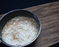 Eu aposto que você nunca pensou em salvar o arroz queimado assim, mas esse de chef profissional vai salvar o seu prato!