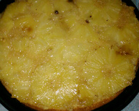 Bolo de abacaxi em calda