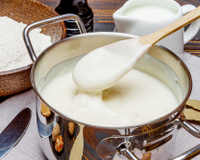 Como fazer molho branco cremoso em 2 versões para deixar suas massas e gratinados irresistíveis