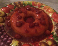 Pudim de iogurte com calda de morango