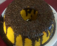 Bolo de cenoura com calda de chocolate de microondas