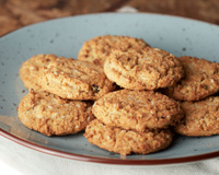 Sem trigo e sem complicação: biscoitinho de aveia da vovó é a combinação perfeita para um cafezinho fresco