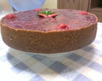 Cheesecake com molho de morangos