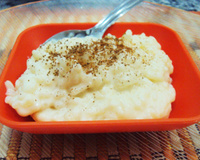 Arroz doce de micro-ondas fica pronto rapidinho e ainda te ajuda a economizar gás!