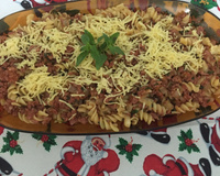 Fusilli ao molho de linguiça toscana