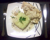 Filé de frango ao molho de vinho branco