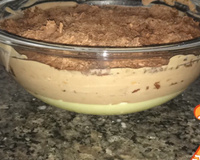 Pavê de bolacha maisena com creme branco e creme preto