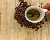 Qual país consome mais café no mundo? Ele lidera com 4 xícaras por dia!