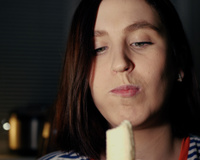 O que acontece no corpo de quem passa a comer 1 banana todos os dias à noite?