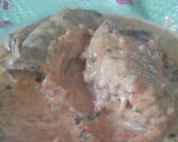 Bife a rolê com molho de vinho tinto e requeijão