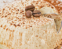 É para espantar o calor! Semifredo de café com apenas 4 ingredientes é o sorvete fácil de fazer para se refrescar