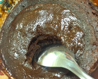 Brownie na caneca e assado no micro-ondas