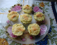 Croquetes de aipim (mandioca) em fôrmas de empada