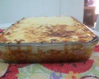 Lasanha ao molho bolonhesa e molho branco