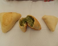 Esfiha de ricota com espinafre