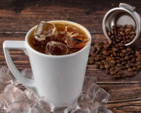 Não tem calor que me faça ficar sem café, essa é a melhor receita geladinha para fazer em casa nos dias quentes